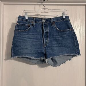 Levi’s Women’s 501 Button fly denim shorts Waist 31”